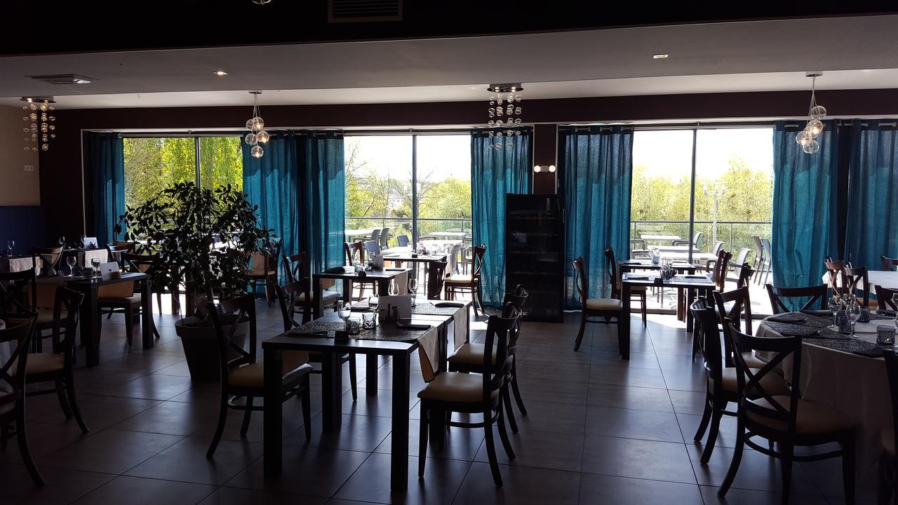 Logis Le Cadusia Hotel Chaource Exterior photo