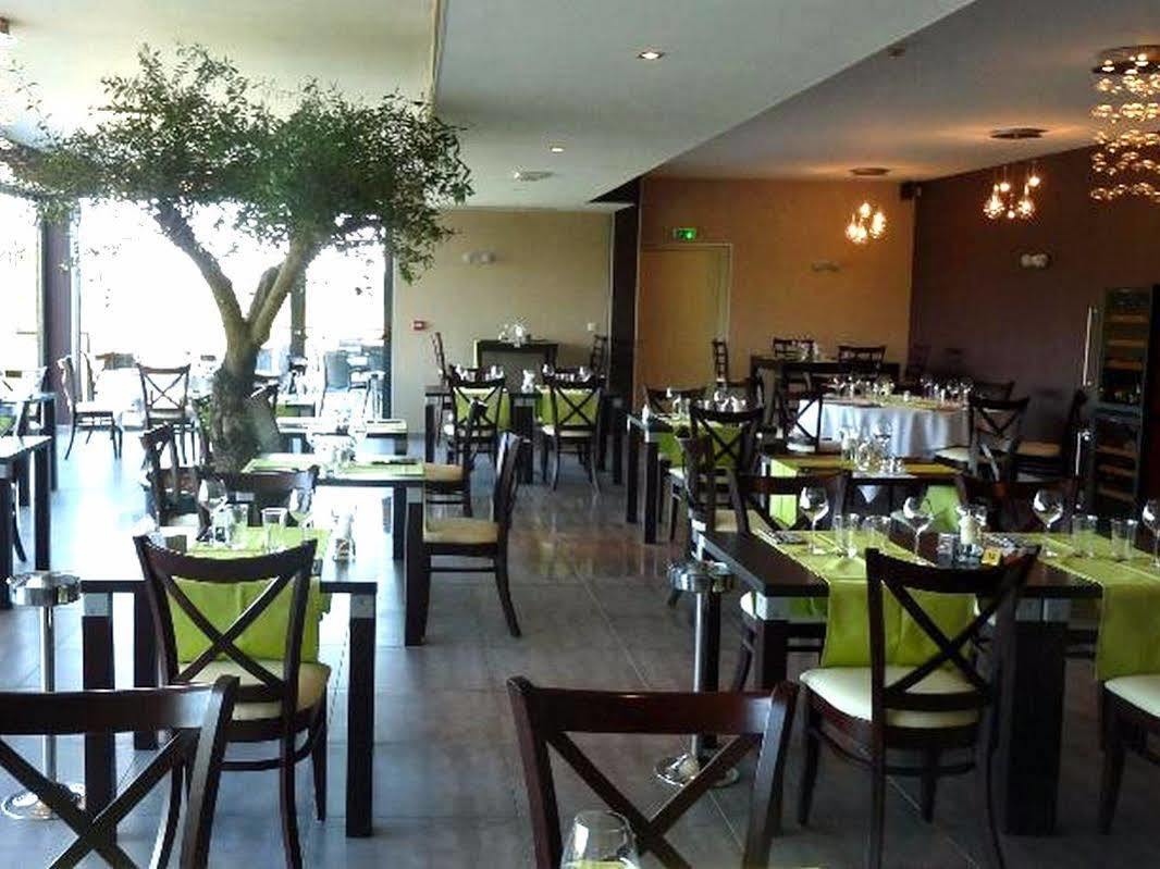Logis Le Cadusia Hotel Chaource Exterior photo